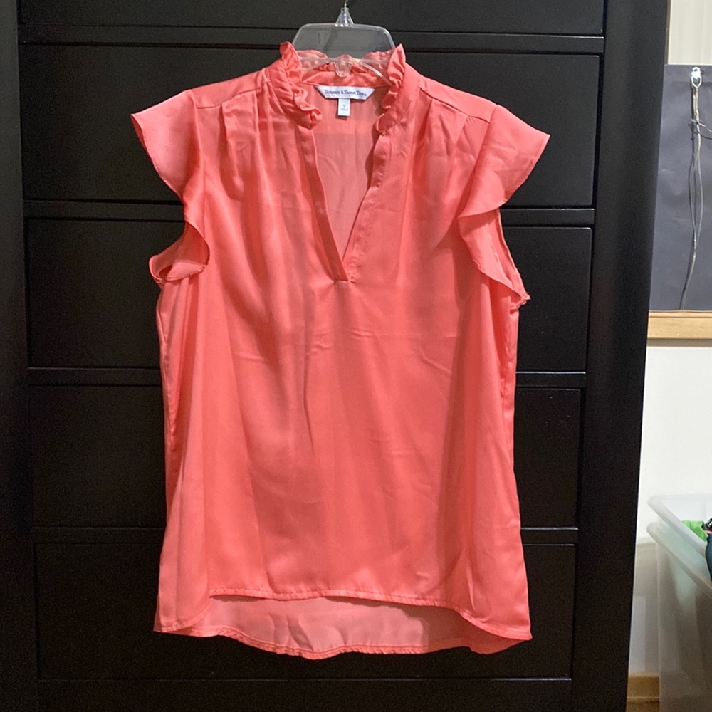 EUC Peachy Colored Top